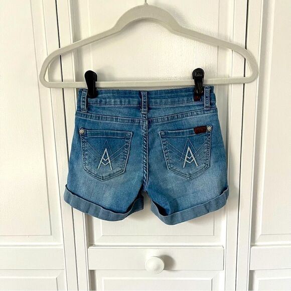 Girls 7 For All Mankind Cuffed Distressed Destroyed Denim Short Shorts Size 7 - Picture 2 of 12